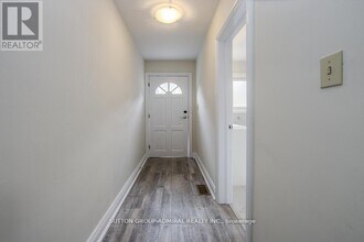 7887 Dufferin St in Vaughan, ON - Building Photo - Building Photo