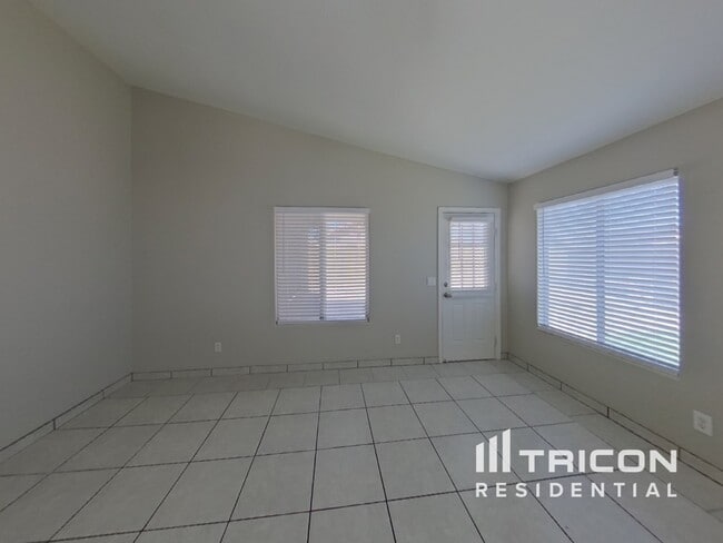 9002 W Palm Ln in Phoenix, AZ - Building Photo - Building Photo