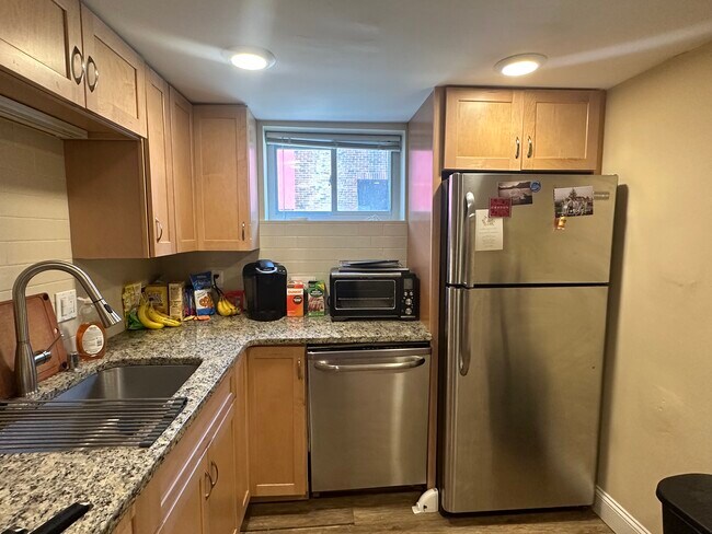 390 Washington St, Unit B in Somerville, MA - Building Photo - Building Photo