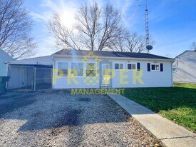 4586 Live Oak Dr in Dayton, OH - Building Photo