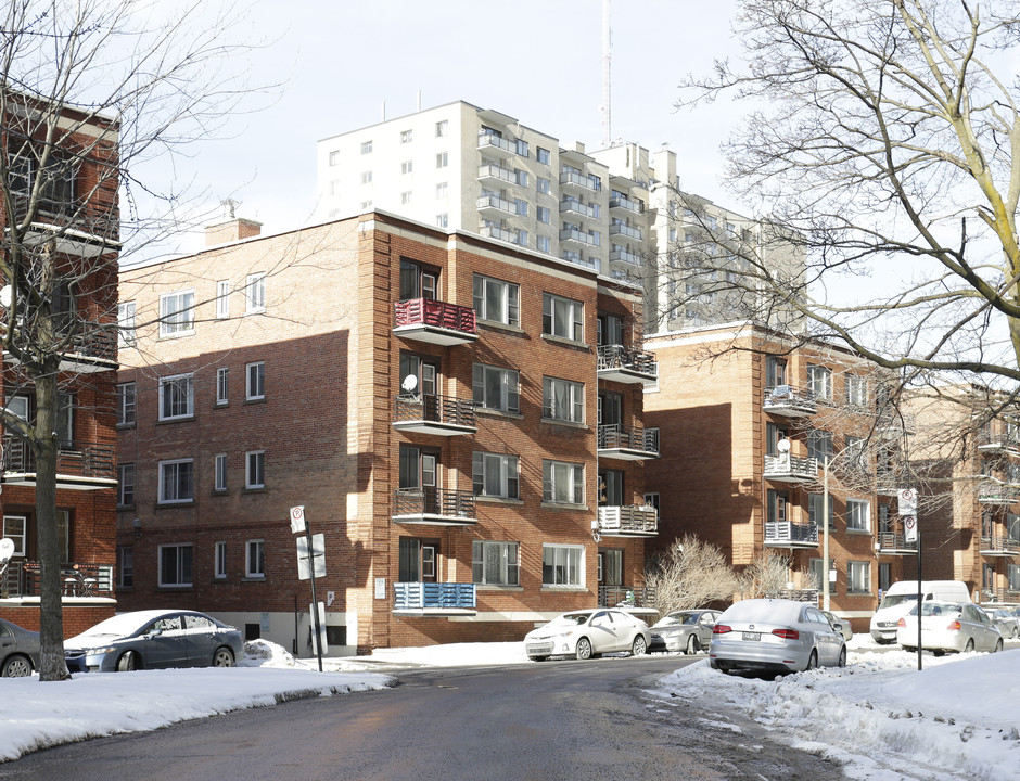 3241 Forest Hill in Montréal, QC - Building Photo