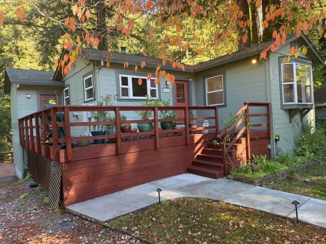 13206 Middleton Ave in Boulder Creek, CA - Foto de edificio - Building Photo