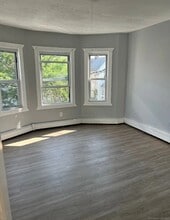 651 Maple St, Unit 2 in Bridgeport, CT - Building Photo - Building Photo