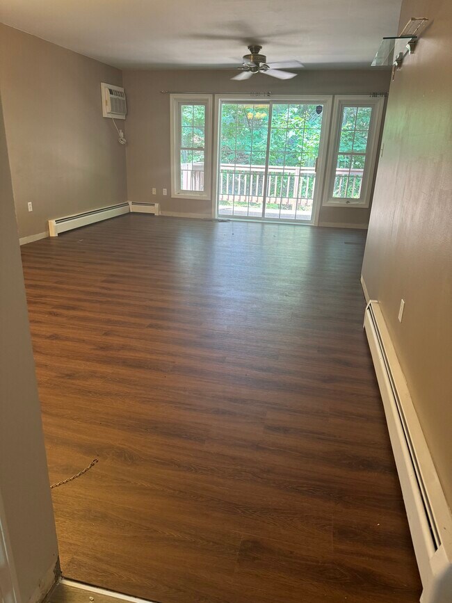 property at 1465 Hooksett Rd