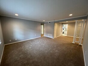 3057 Pharr Ct N Northwest in Atlanta, GA - Foto de edificio - Building Photo