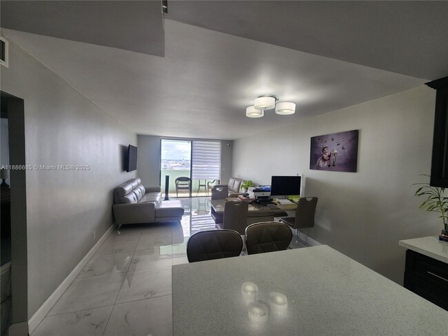 1825 W 44th Pl in Hialeah, FL - Building Photo - Building Photo