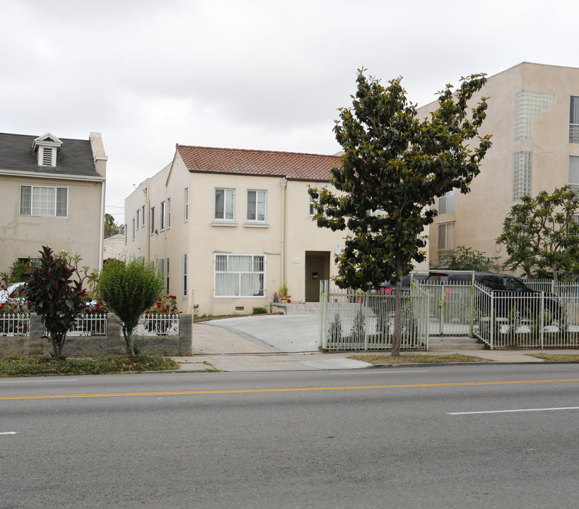 411 S Wilton Pl in Los Angeles, CA - Foto de edificio