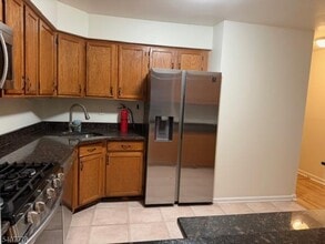 10 Leahy Ct in Franklin Township, NJ - Building Photo - Building Photo