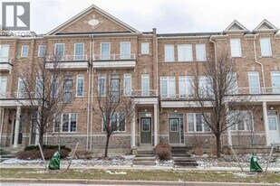 7248 Triumph Ln in Mississauga, ON - Building Photo