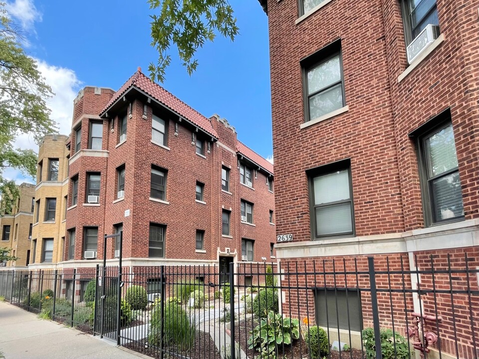 2639 N Spaulding Ave, Unit S in Chicago, IL - Building Photo