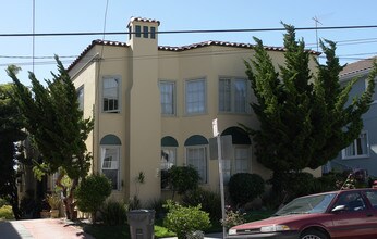 540 Merritt Ave in Oakland, CA - Foto de edificio - Building Photo