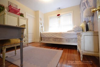 209 Chestnut Hill Ave, Unit 1 in Boston, MA - Foto de edificio - Building Photo