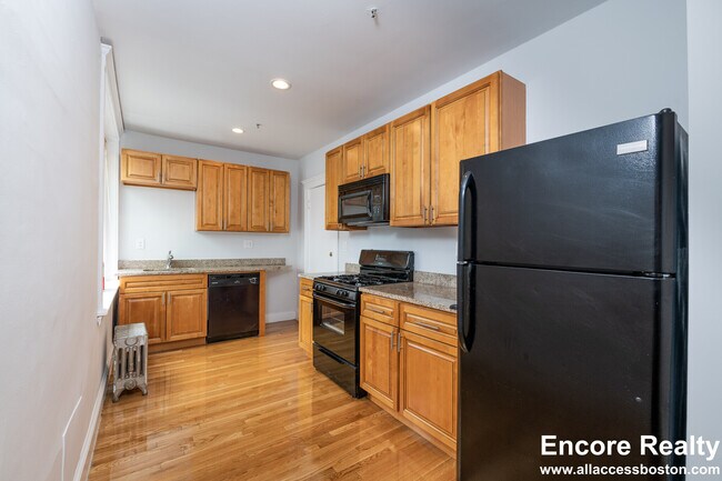 property at 286 Chestnut Hill Ave