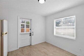 1060 Iroquois St in Clearwater, FL - Building Photo - Building Photo