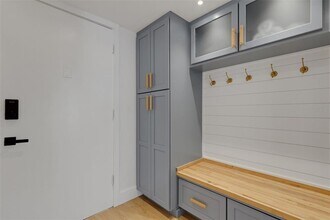 4360 Chatham Dr in Longboat Key, FL - Building Photo - Building Photo