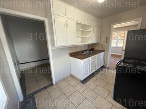 4922 Cedardale Ave in Wichita, KS - Building Photo - Building Photo