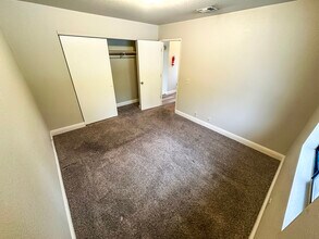 1420 Branstetter Ln, Unit 1420 in Redding, CA - Building Photo - Building Photo