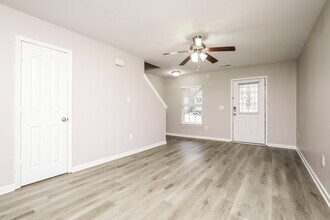 8012 Spiderlily Ct in Zebulon, NC - Foto de edificio - Building Photo