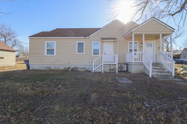 property at 1409 N Winston Ave