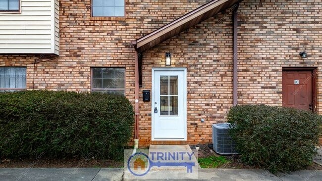 102 Lynn Cir in Easley, SC - Building Photo - Building Photo