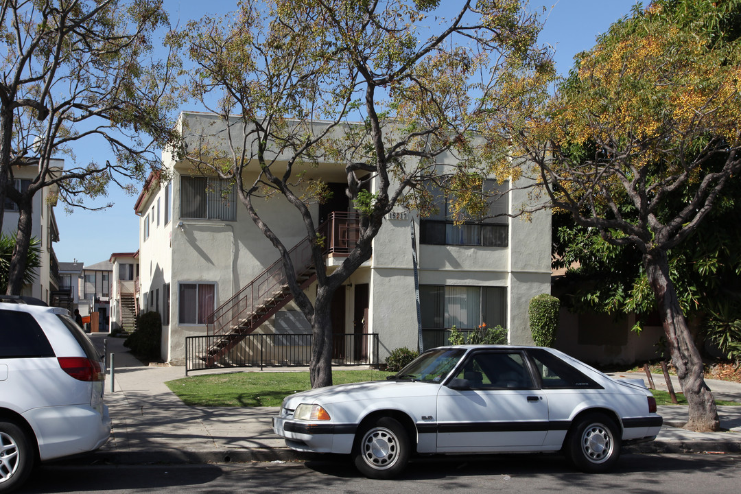 15117 Budlong Ave in Gardena, CA - Building Photo