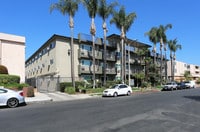 Building - Newcastle Towers Apartments in Los Angeles, California