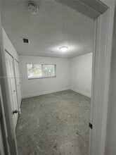 1650 W 44th Pl in Hialeah, FL - Building Photo - Building Photo