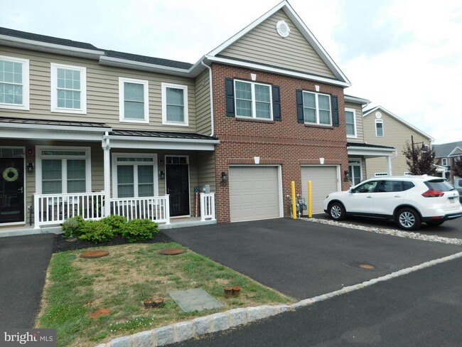 property at 16740 River View Cir