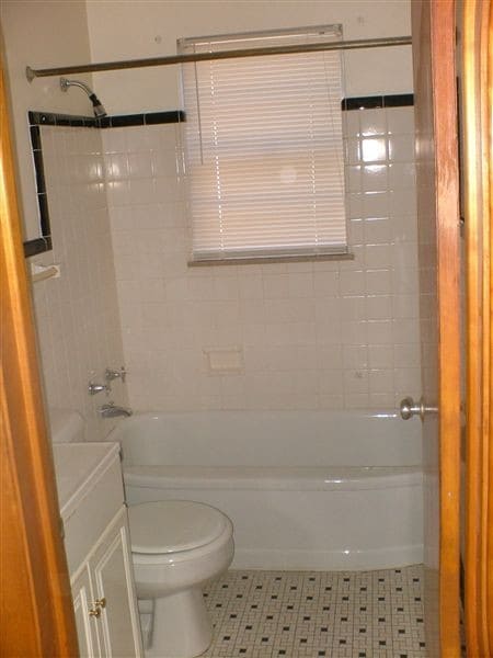 801 N Capitol Ave in Lansing, MI - Building Photo