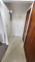 10 Woolard Ave, Unit 2nd FL in Colonie, NY - Building Photo - Building Photo
