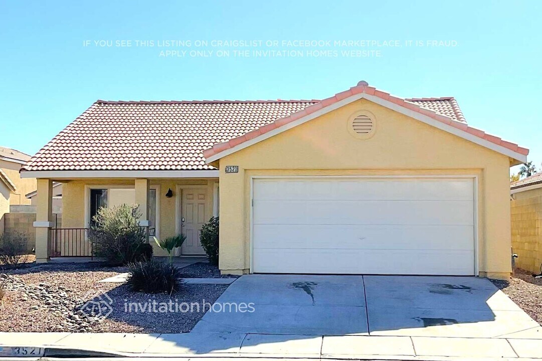 3521 Chedworth Rd in North Las Vegas, NV - Building Photo