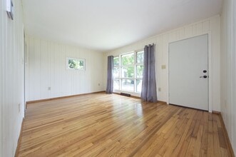 239 Crestmont Ave in State College, PA - Building Photo - Building Photo