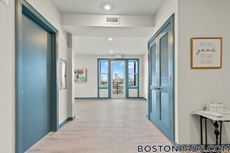 1258 Massachusetts Ave in Boston, MA - Building Photo - Building Photo