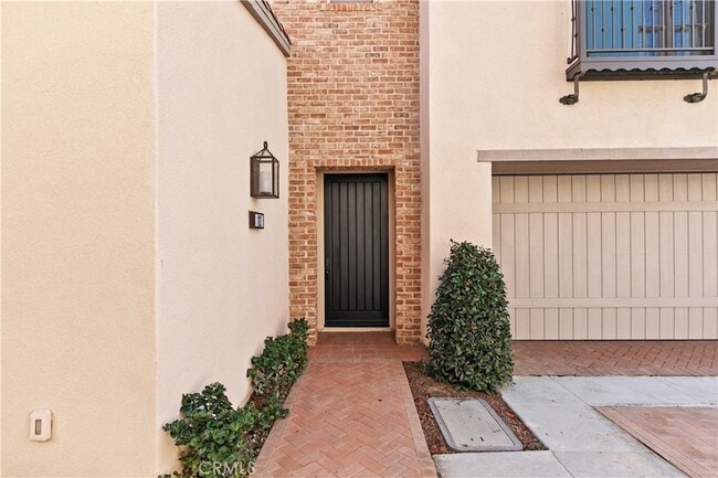 112 Vigna in Irvine, CA - Building Photo - Building Photo