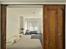 32 Liberty St, Unit 1 in Newburgh, NY - Building Photo