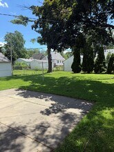 24123 Notre Dame St in Dearborn, MI - Building Photo - Building Photo