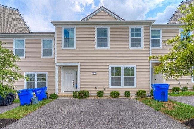 property at 430 Twisted Oak Dr NW
