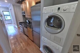 2nd Avenue in New York, NY - Building Photo