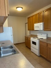2519 Sandhutton Ave in Rockford, IL - Foto de edificio - Building Photo