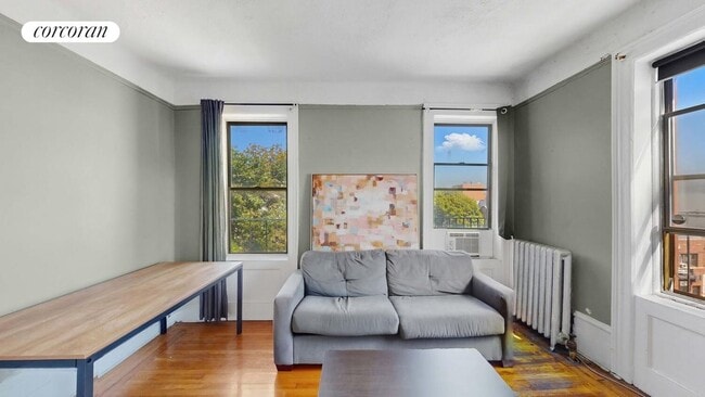 31-04 32nd St in Queens, NY - Building Photo - Building Photo