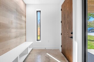 2101 Thrasher Ln in Austin, TX - Building Photo - Building Photo