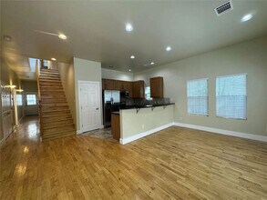 5405 Evans Ave in Austin, TX - Foto de edificio - Building Photo