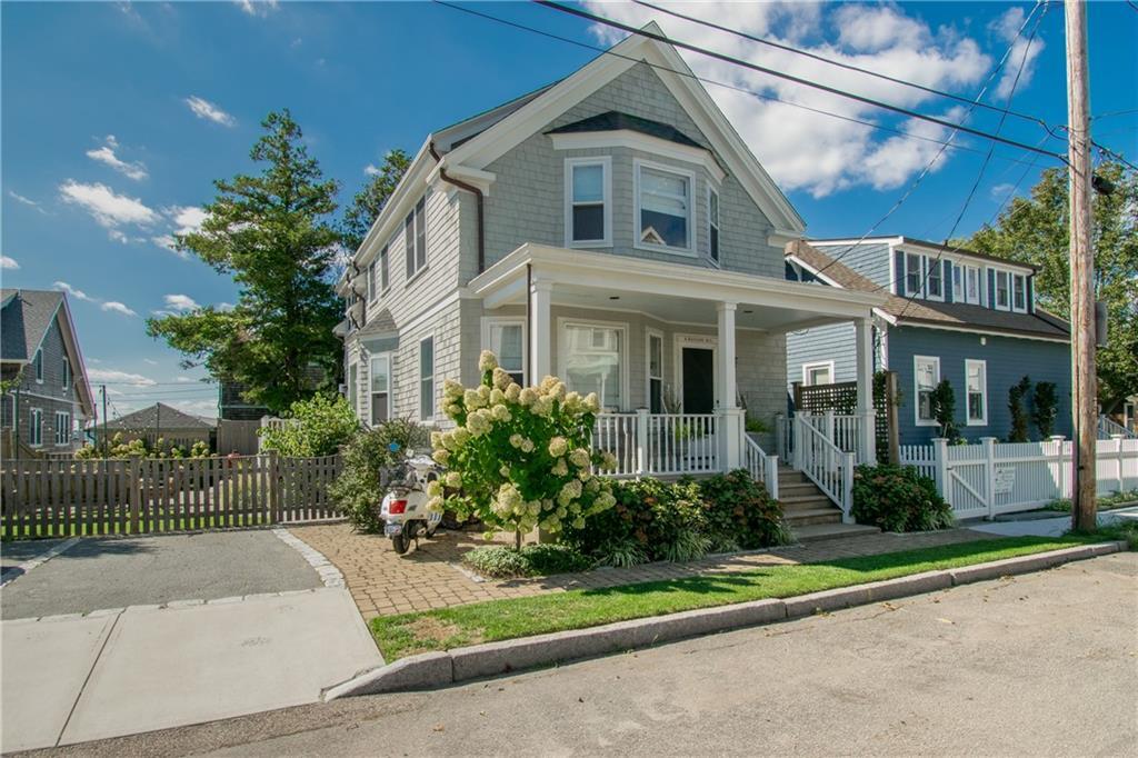 6 Bayside Ave in Newport, RI - Building Photo
