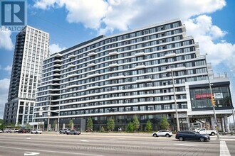 2485 Eglinton Ave W in Mississauga, ON - Building Photo - Building Photo