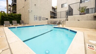 Virgil Square in Los Angeles, CA - Building Photo - Building Photo