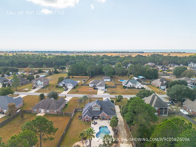 1713 Shelby Ln in Ocean Springs, MS - Building Photo - Building Photo