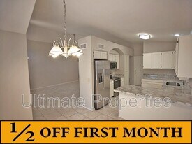 7858 W Boca Raton Rd in Peoria, AZ - Building Photo