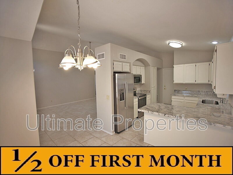 7858 W Boca Raton Rd in Peoria, AZ - Building Photo