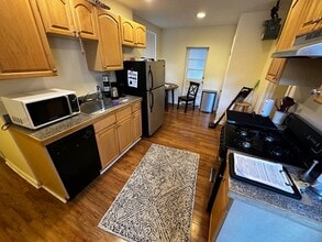 226 Hanover St, Unit 10 in Boston, MA - Foto de edificio - Building Photo