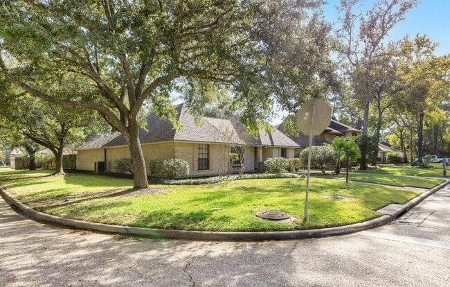 3926 Oak Gardens Dr in Houston, TX - Building Photo - Building Photo